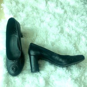 Jack Rogers sz 9 black leather chunky 3” heels